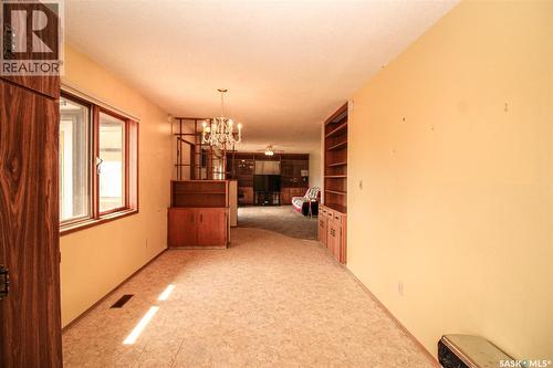 223 2Nd Street W, Climax, SK - Indoor Photo Showing Other Room