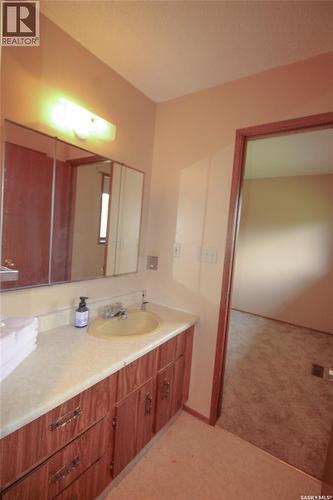 223 2Nd Street W, Climax, SK - Indoor Photo Showing Bathroom