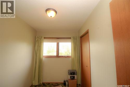 223 2Nd Street W, Climax, SK - Indoor