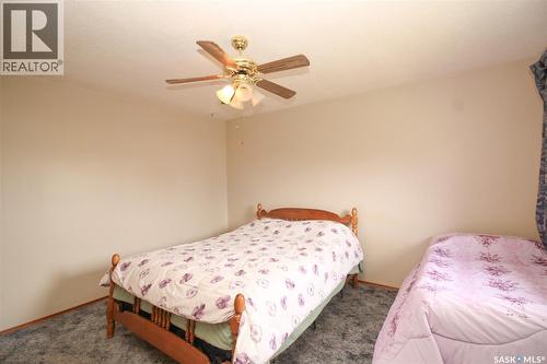 223 2Nd Street W, Climax, SK - Indoor Photo Showing Bedroom