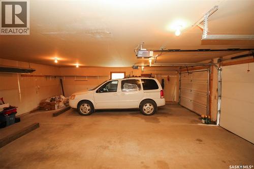 223 2Nd Street W, Climax, SK - Indoor Photo Showing Garage