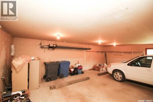 223 2Nd Street W, Climax, SK - Indoor Photo Showing Garage