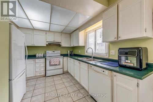 3346 Palmer Drive, Burlington, ON - Indoor Photo Showing Kitchen With Double Sink