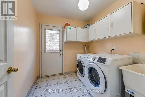 3346 Palmer Drive, Burlington, ON - Indoor Photo Showing Laundry Room