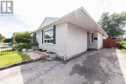 7258 Reindeer Drive, Mississauga, ON - Outdoor With Exterior