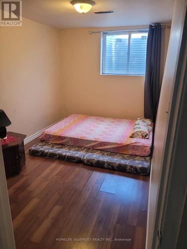 7258 Reindeer Drive, Mississauga, ON - Indoor Photo Showing Bedroom