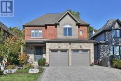 1075 HAIG BOULEVARD  Mississauga, ON L5E 2M4