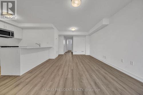 81 - 940 David Street, Centre Wellington, ON - Indoor Photo Showing Kitchen