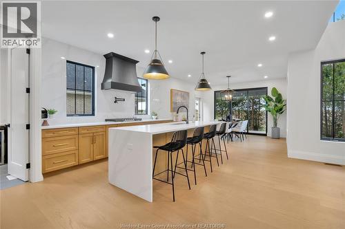 1443 Mullins Drive, Lakeshore, ON - Indoor Photo Showing Kitchen With Upgraded Kitchen