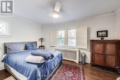 202 Forest Hill Road, Toronto, ON - Indoor Photo Showing Bedroom