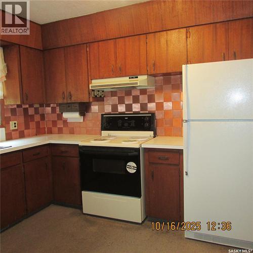 406 Chickney Avenue, Lemberg, SK - Indoor Photo Showing Kitchen