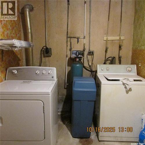 406 Chickney Avenue, Lemberg, SK - Indoor Photo Showing Laundry Room
