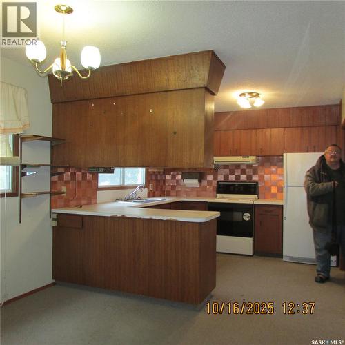 406 Chickney Avenue, Lemberg, SK - Indoor Photo Showing Kitchen