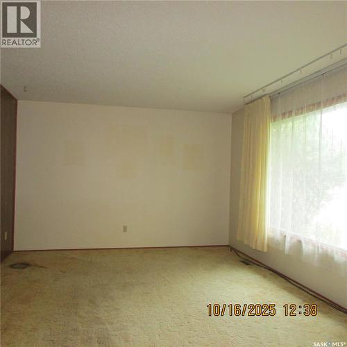 406 Chickney Avenue, Lemberg, SK - Indoor Photo Showing Other Room