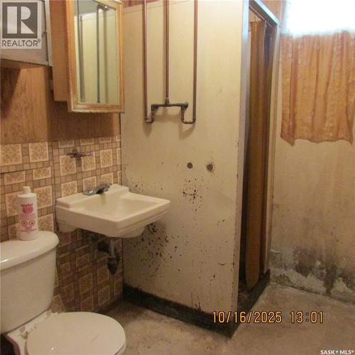 406 Chickney Avenue, Lemberg, SK - Indoor Photo Showing Bathroom