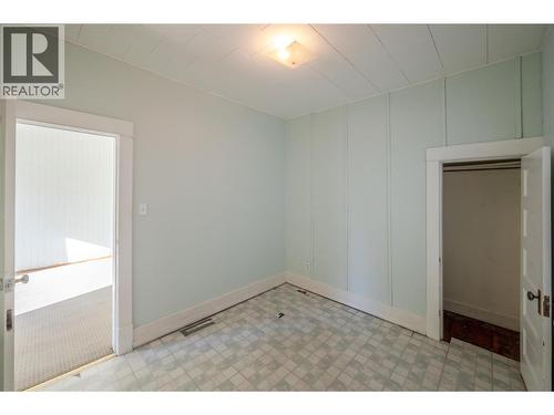 363 Nanaimo Avenue W, Penticton, BC - Indoor Photo Showing Other Room