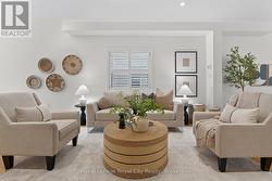 275 COMISKEY CRESCENT  Mississauga (Meadowvale Village), ON L5W 0C4