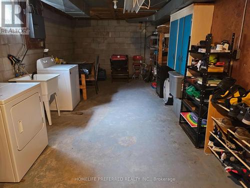 17B Beechwood Drive, Peterborough (Monaghan Ward 2), ON - Indoor Photo Showing Laundry Room