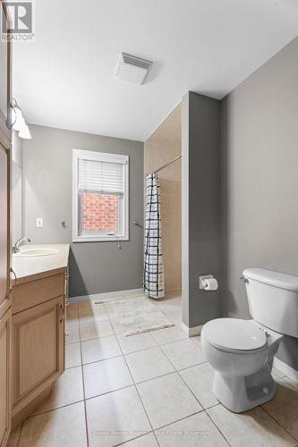 27 Miller Street, Guelph (Pineridge/Westminster Woods), ON - Indoor Photo Showing Bathroom