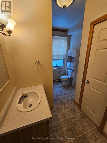43 Trafalgar Street, Goderich (Goderich (Town)), ON - Indoor Photo Showing Bathroom