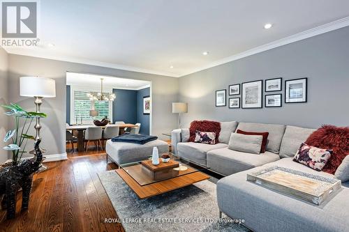 5 Pine Ridge Lane, Brampton, ON - Indoor Photo Showing Living Room