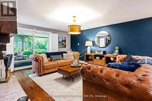 5 Pine Ridge Lane, Brampton, ON - Indoor Photo Showing Living Room