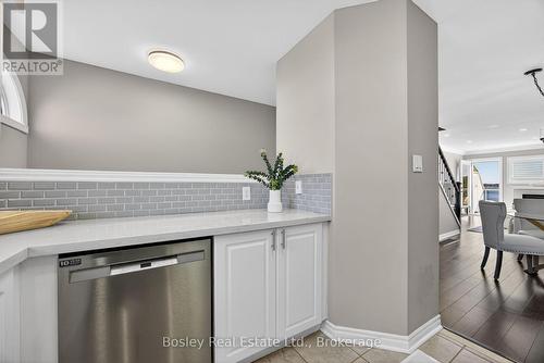 59 Cranberry Surf, Collingwood, ON - Indoor