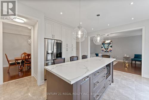 43 Valleyscape Trail, Caledon, ON - Indoor Photo Showing Kitchen
