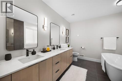 14 Kinglet Way, Conception Bay South, NL - Indoor Photo Showing Bathroom