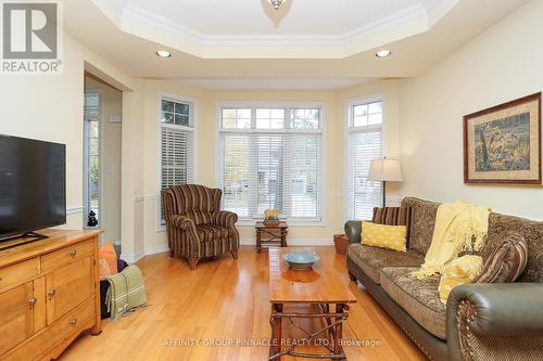 983 Lake Drive E, Georgina (Sutton & Jackson'S Point), ON - Indoor Photo Showing Living Room