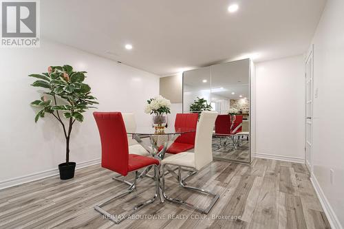 2105 Maplewood Drive, Burlington, ON - Indoor Photo Showing Dining Room