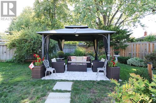 2105 Maplewood Drive, Burlington, ON - Outdoor With Deck Patio Veranda With Backyard