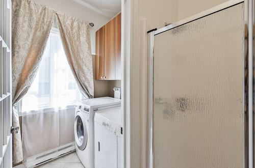 Bathroom - 6 Rue Des Doublons, Blainville, QC - Indoor Photo Showing Laundry Room