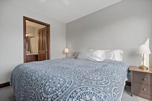 Primary bedroom - 8-260 Rue Du Mont-Plaisant, Mont-Tremblant, QC - Indoor Photo Showing Bedroom