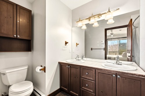 Salle de bains attenante à la CCP - 8-260 Rue Du Mont-Plaisant, Mont-Tremblant, QC - Indoor Photo Showing Bathroom