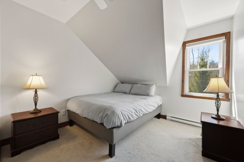 Chambre à coucher - 8-260 Rue Du Mont-Plaisant, Mont-Tremblant, QC - Indoor Photo Showing Bedroom