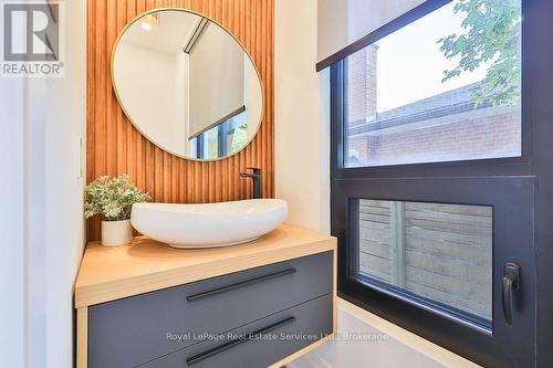 431 Sandlewood Road, Oakville (Wo West), ON - Indoor