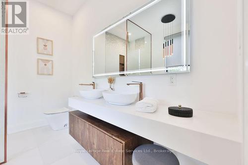 431 Sandlewood Road, Oakville (Wo West), ON - Indoor Photo Showing Bathroom