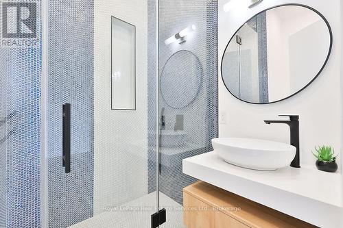 431 Sandlewood Road, Oakville (Wo West), ON - Indoor Photo Showing Bathroom