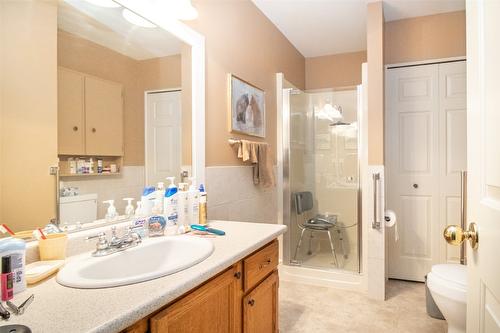 2-1209 Brookside Avenue, Kelowna, BC - Indoor Photo Showing Bathroom