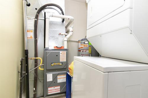 2-1209 Brookside Avenue, Kelowna, BC - Indoor Photo Showing Laundry Room