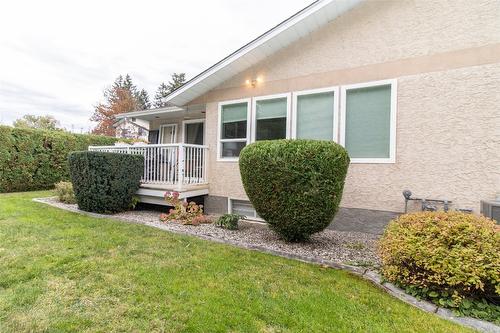 2-1209 Brookside Avenue, Kelowna, BC - Outdoor