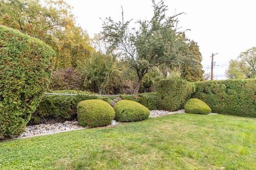 2-1209 Brookside Avenue, Kelowna, BC - Outdoor