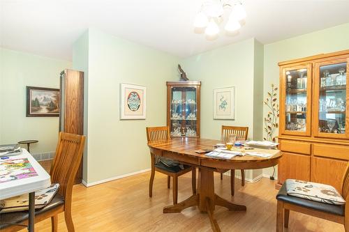 2-1209 Brookside Avenue, Kelowna, BC - Indoor Photo Showing Dining Room