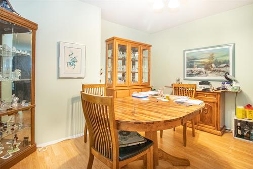 2-1209 Brookside Avenue, Kelowna, BC - Indoor Photo Showing Dining Room