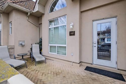 101-1128 Sunset Drive, Kelowna, BC - Outdoor With Exterior
