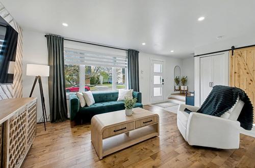 Salon - 2170 Rue Vendôme, Saint-Bruno-De-Montarville, QC - Indoor Photo Showing Living Room