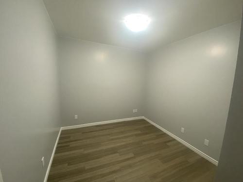 216 Leith, Thunder Bay, ON - Indoor Photo Showing Other Room