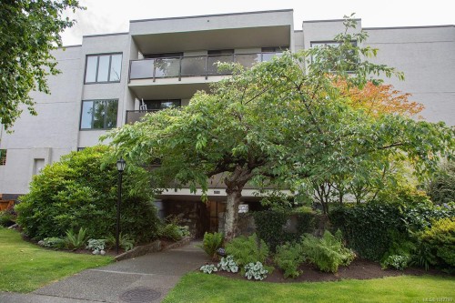 305-1151 Oscar St, Victoria, BC - Outdoor