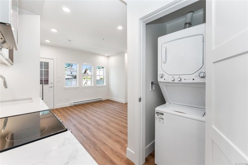102 C-1224 Richardson St, Victoria, BC - Indoor Photo Showing Laundry Room